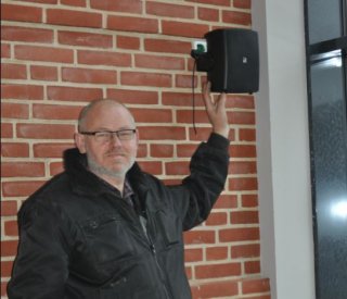 70 Højtaler hænges op 12-1-2016